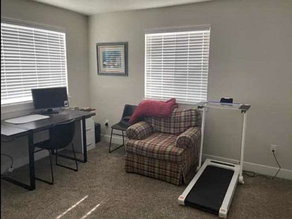 5th image of 412 W McClellan Ct