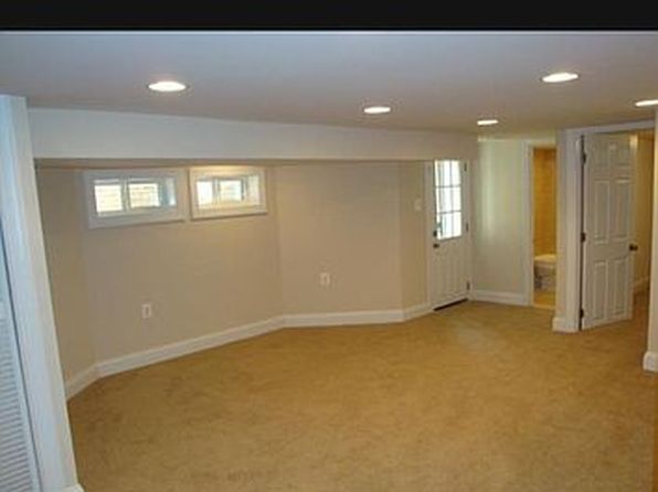 752 Gresham Pl NW