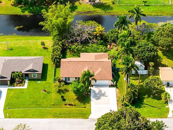 3rd image of 2586 SE Charleston Drive