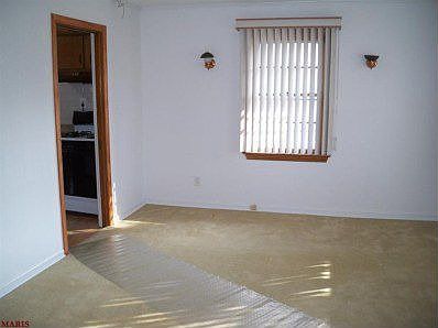 3rd image of 260 De Smet Dr