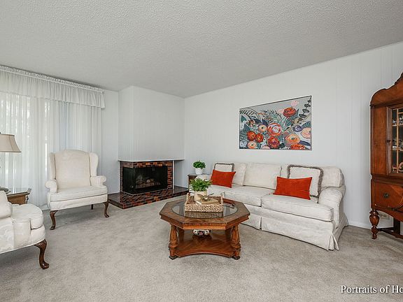 3rd image of 10329 Laramie Ave