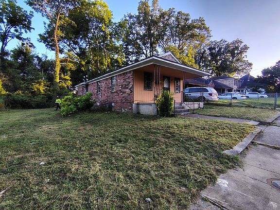 2nd image of 549 Cambridge Ave