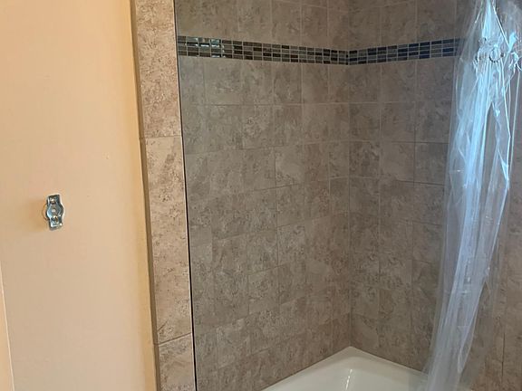 5th image of 1245 Marie St