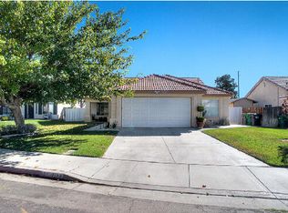 2124 Cypress St, Lancaster, CA 93535