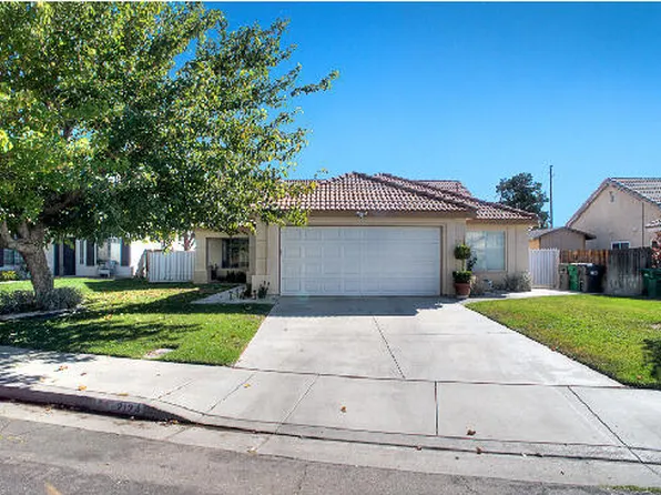 2124 Cypress St, Lancaster, CA 93535