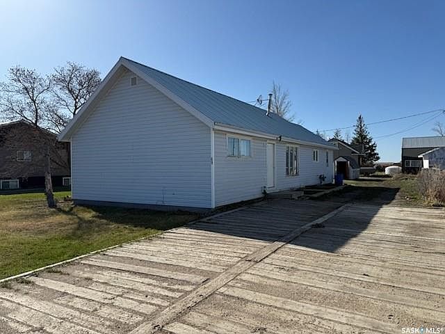 1st image of 69 Railway AVENUE