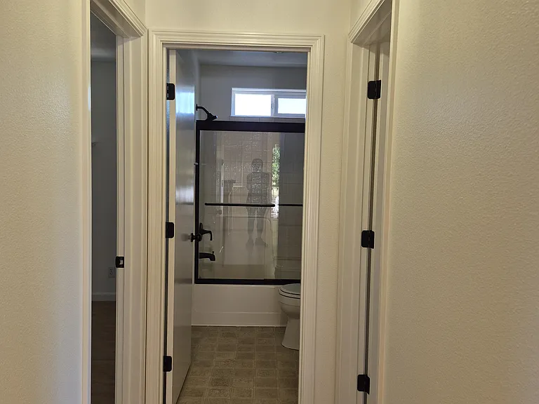 349 E Maryland Dr — Photo 8