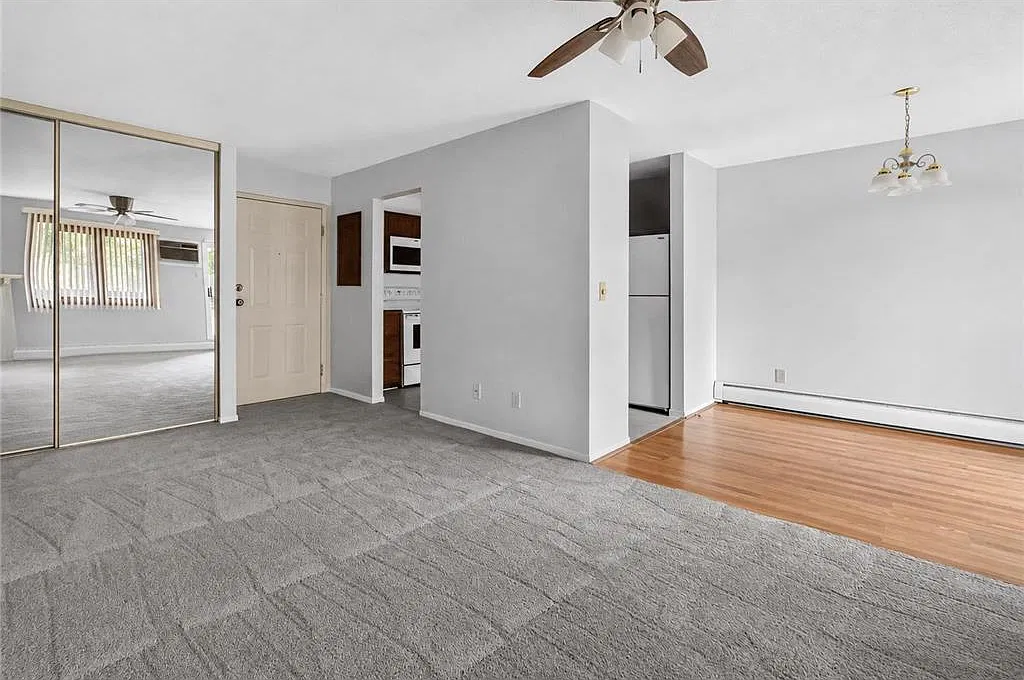 2 bed, 926 sqft, $1,650 — Photo 3