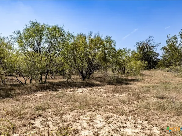 4 Track Rd, Dale, TX 78616