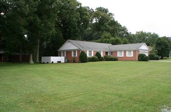 2nd image of 501 Lakewood Rd
