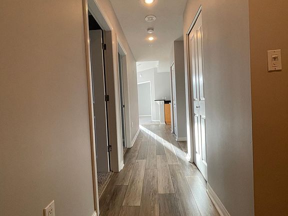 3rd image of 850 Beech St Unit 614