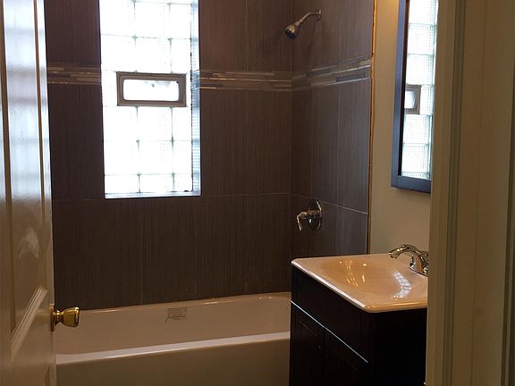 2nd image of 5342 S Wells St #2