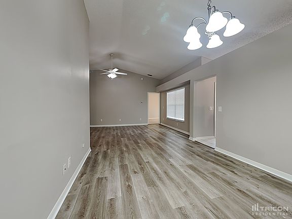 3rd image of 1119 Hardwood Dr