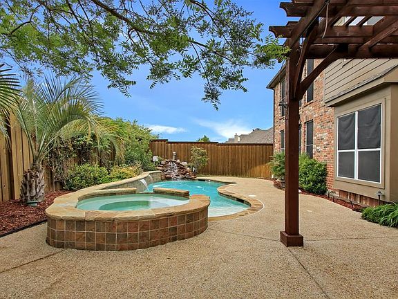 2nd image of 2628 Timberhollow Dr