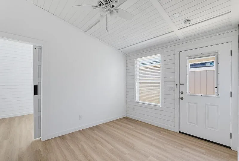 204 Marlin St — Photo 3
