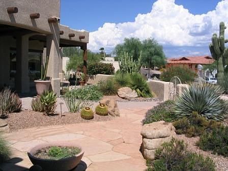Front courtyard w mountain view