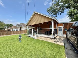 908 Lakin Ave, Pasadena, TX 77506