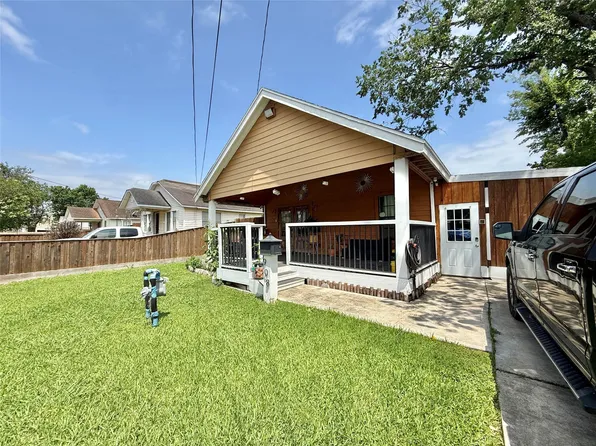 908 Lakin Ave, Pasadena, TX 77506