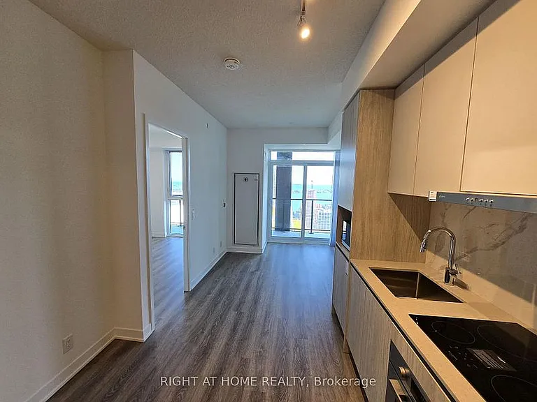 180 Front St E #4209 — Photo 24