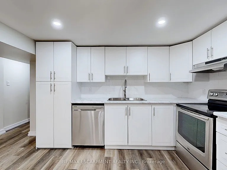 65 Fielding Cres #LOWER — Photo 9