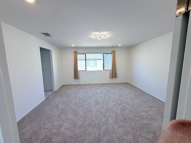 5920 Miller Ln — Photo 9