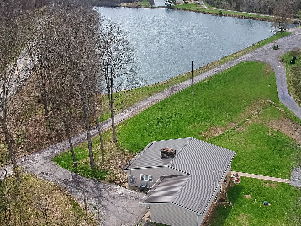 1st image of 102 Kathleen Dr #2
