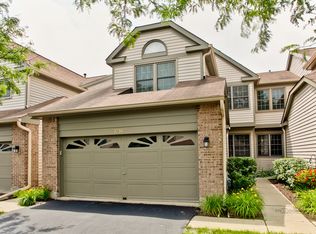 3230 Carriage Way Dr, Arlington Heights, IL 60004
