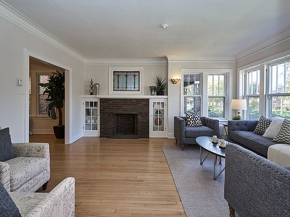 3rd image of 1226 N Lombard Ave