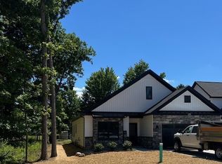 6755 Benedict Dr, Cleveland, OH 44130