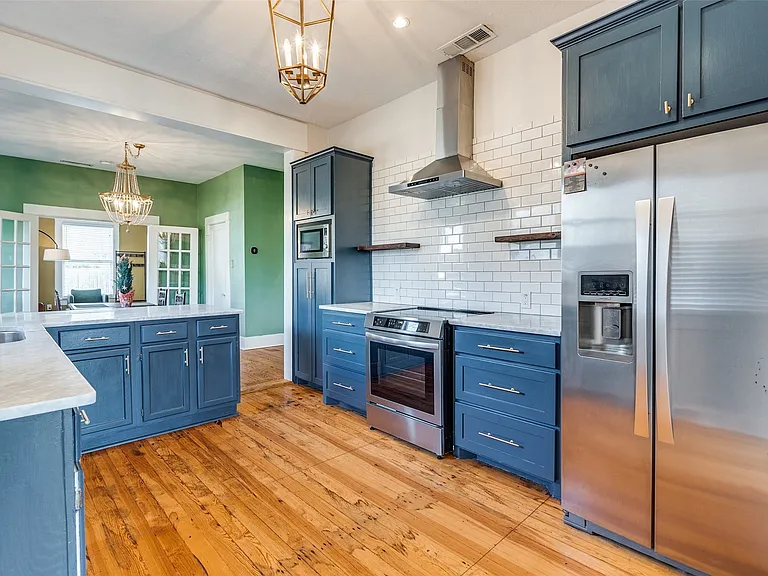 321 N Henderson Ave — Photo 12