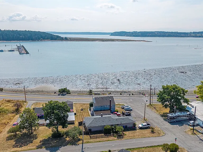 1610 SE Pioneer Way #201 — Photo 2