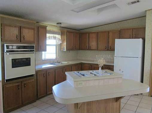 3rd image of 1683 Elkhart Cir