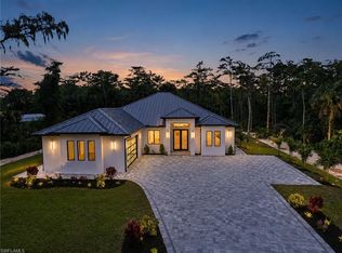 533 6th St SE, Naples, FL 34117