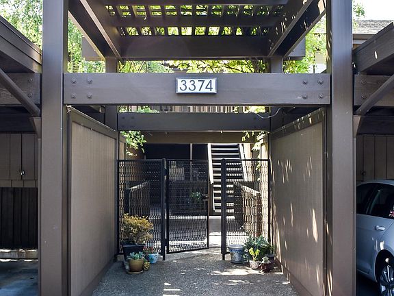 2nd image of 3374 La Mesa Dr APT 16