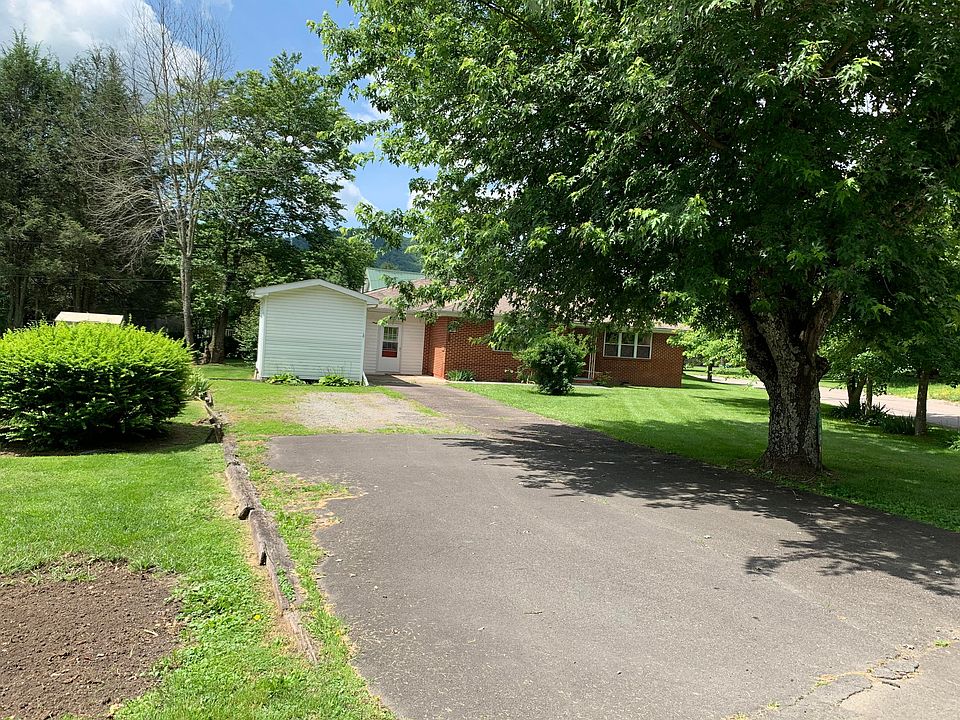 1st image of 108 Fairground Ln