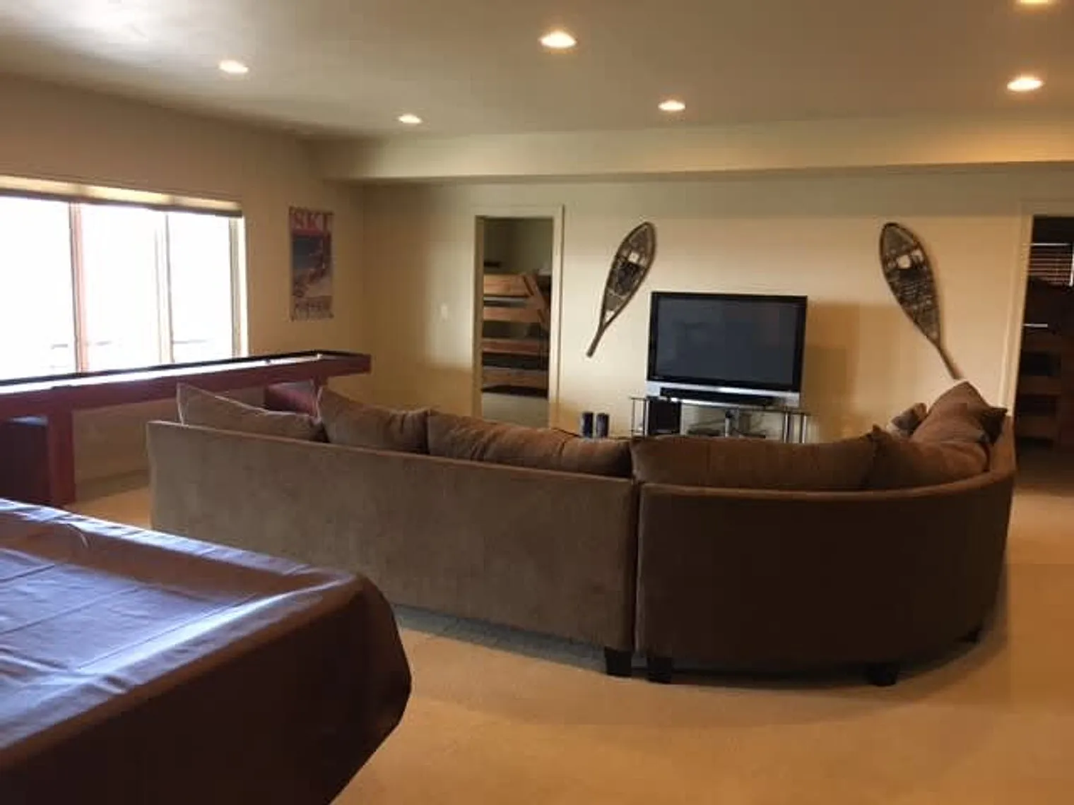 8 bed, 5.0 bath, 5597 sqft, $14,343 — Photo 3