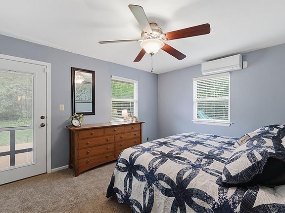 5th image of 126 Beach Dr