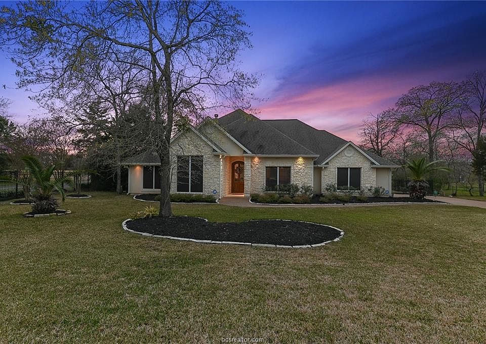 1st image of 9214 Lake Forest Ct N