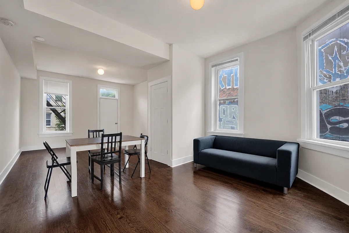 Building Photo - 1329 W 18th St #3F