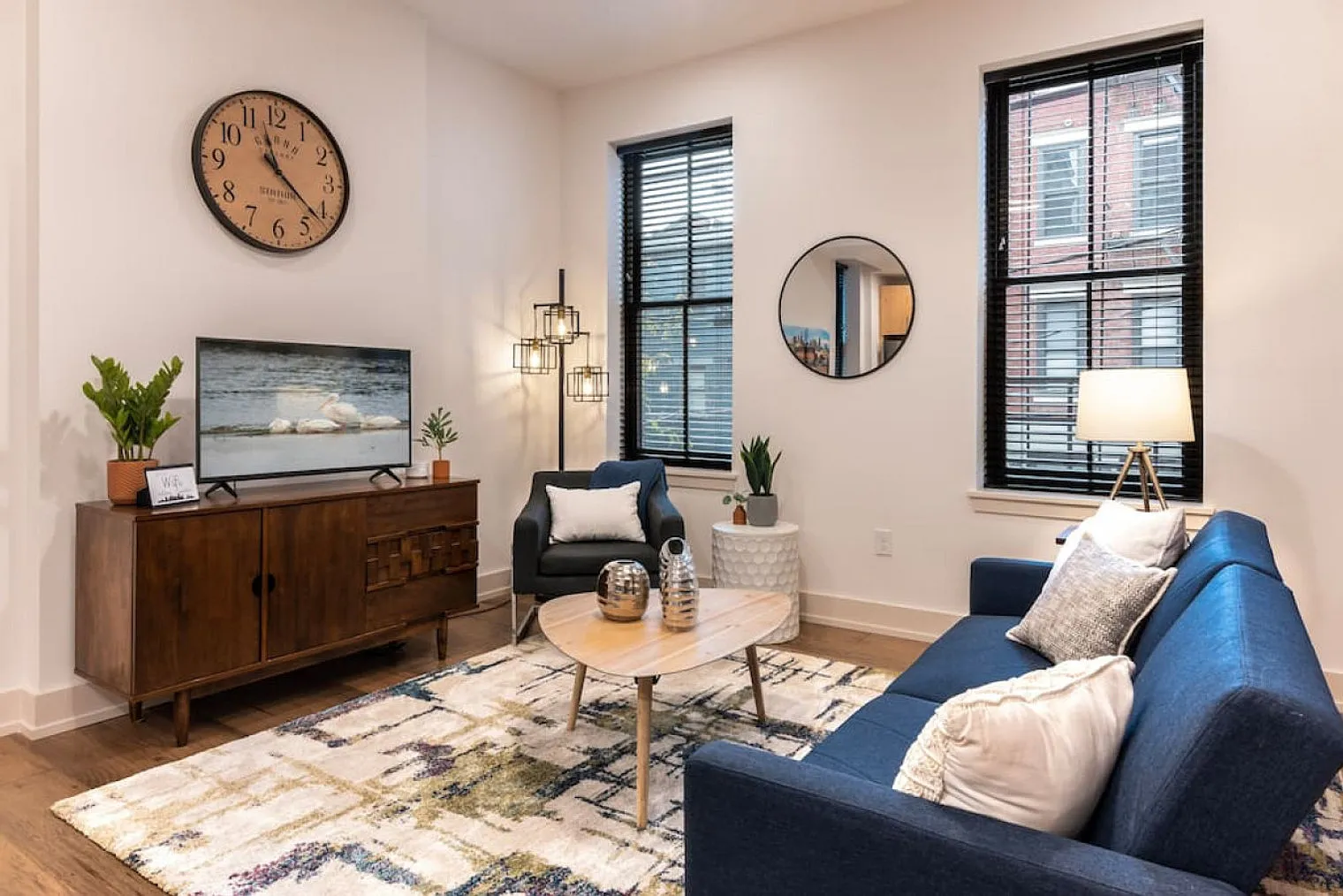 1 bed, 1.0 bath, 710 sqft, $2,571 — Photo 3