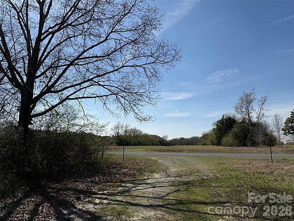 5th image of 300 McCall Rd