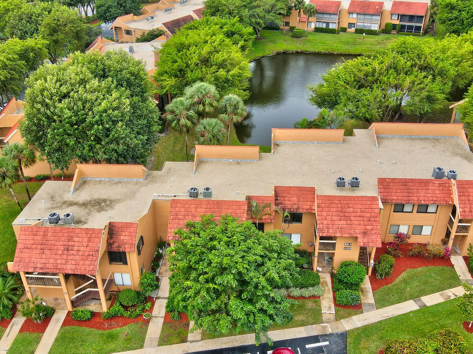 2 bed, 2.0 bath, 1195 sqft, $1,850 — Photo 3