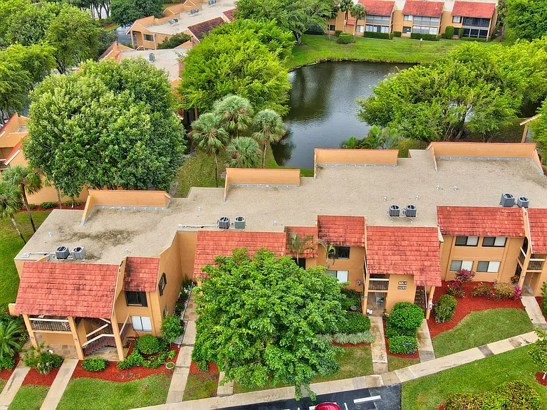 11255 Green Lake Dr #202 — Photo 3