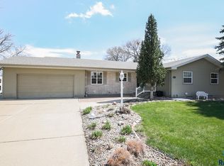 5005 W Thurman Dr, Sioux Falls, SD 57106