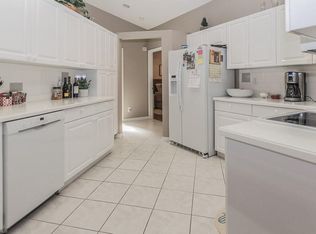 960 Partridge Cir APT 202, Naples, FL 34104
