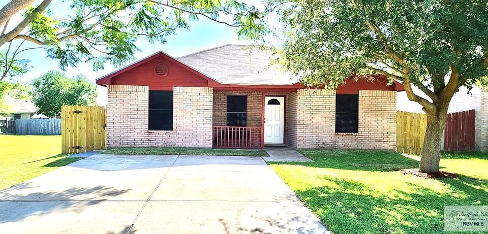 1st image of 2809 Foxtail Palm Dr