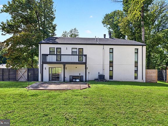 5th image of 1001 W Allens Ln