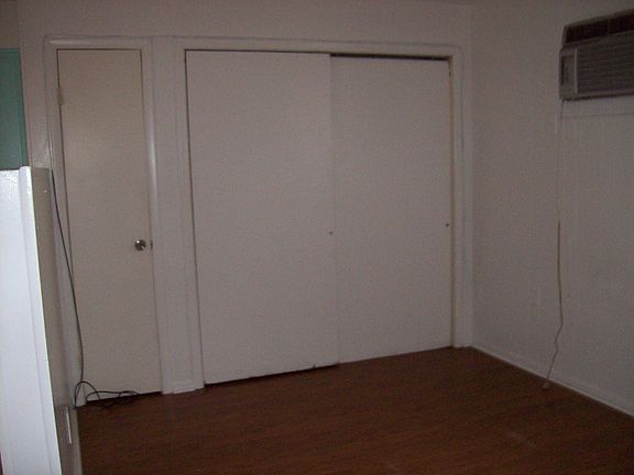 3rd image of 820 1/2 Manson Ave