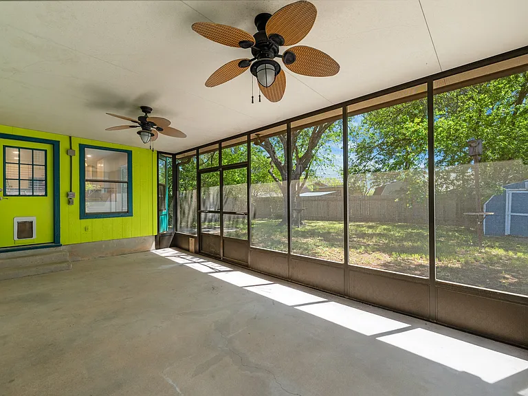 7501 Whistlestop Dr — Photo 22