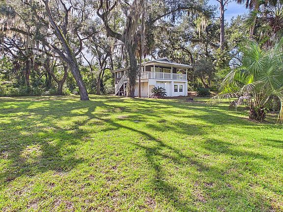2nd image of 117 Davis Dr